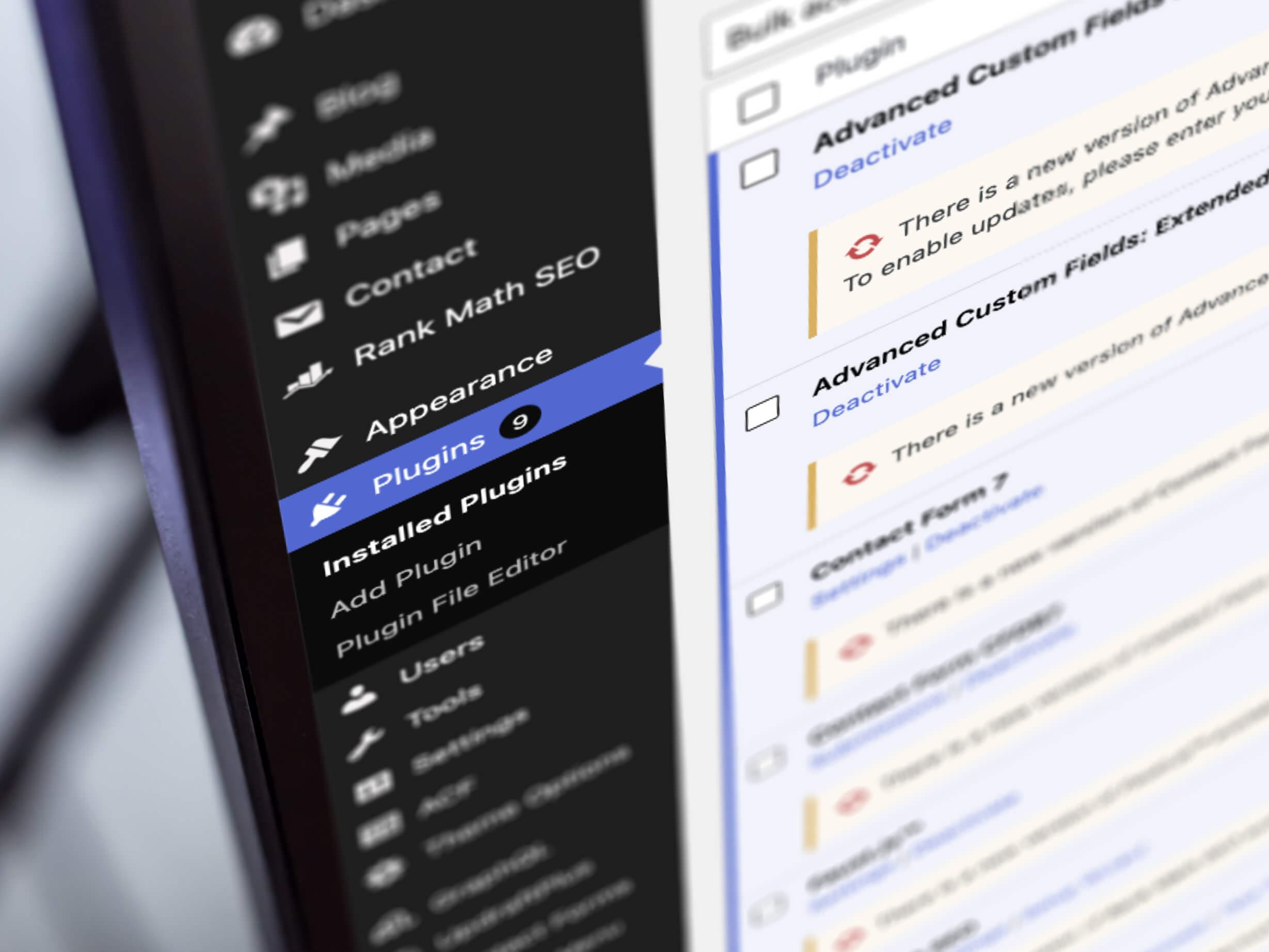 WordPress dashboard showing pending plugin updates